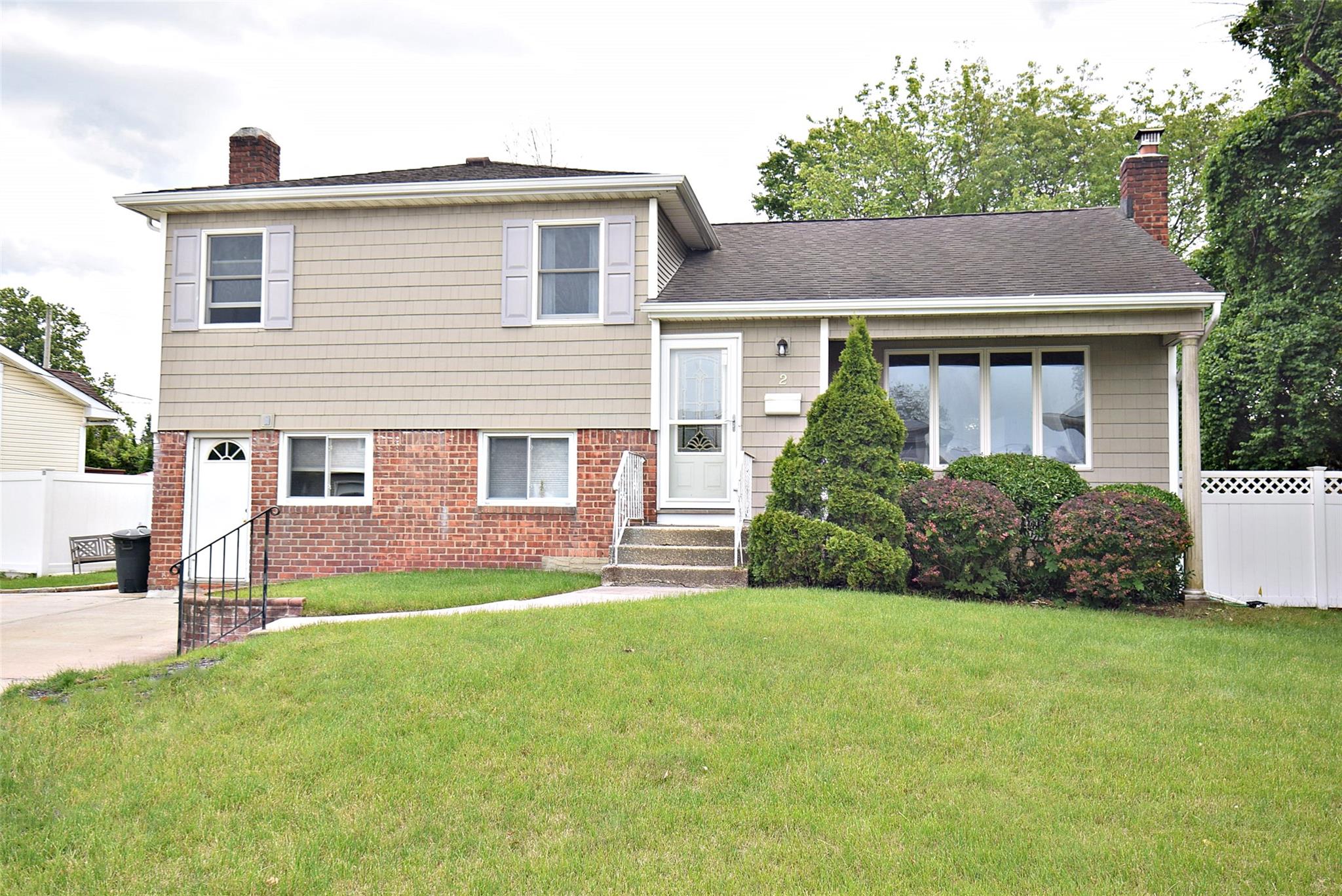 2 Walnut Drive, Syosset, New York image 1