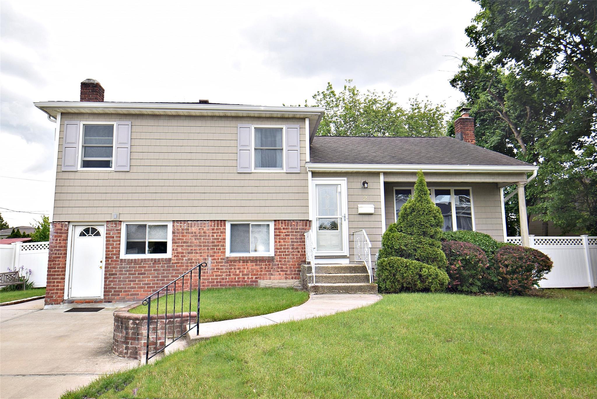 2 Walnut Drive, Syosset, New York image 2