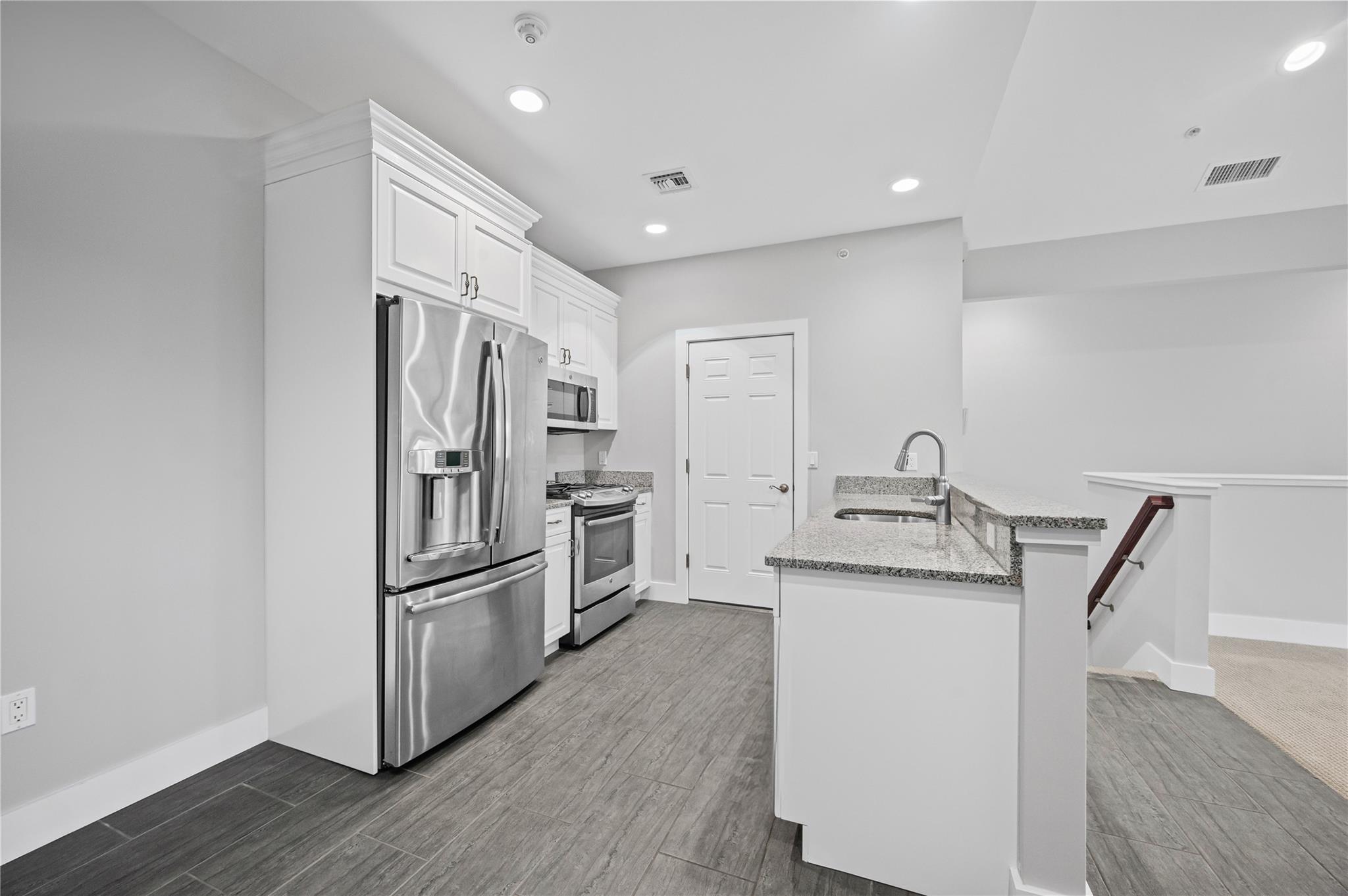 1407 Piccadilly Way #1407, Saint James, New York image 6