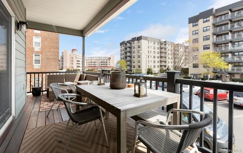 Homes For Rent - 847B E Broadway<br/> Long Beach, NY 11561