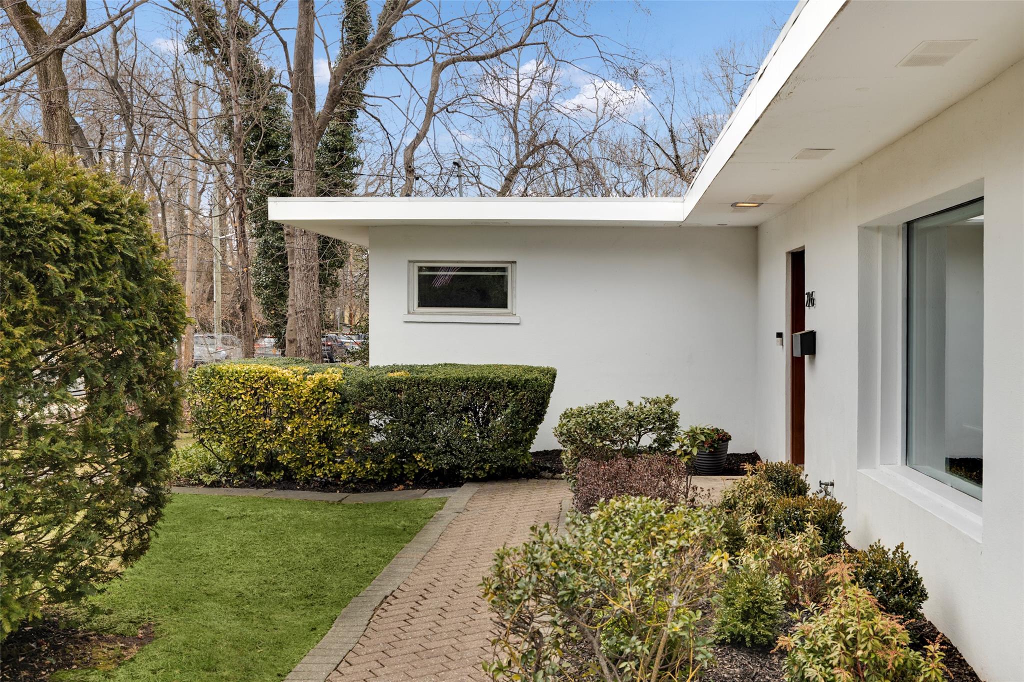 296 Murray Avenue, Larchmont, New York image 48