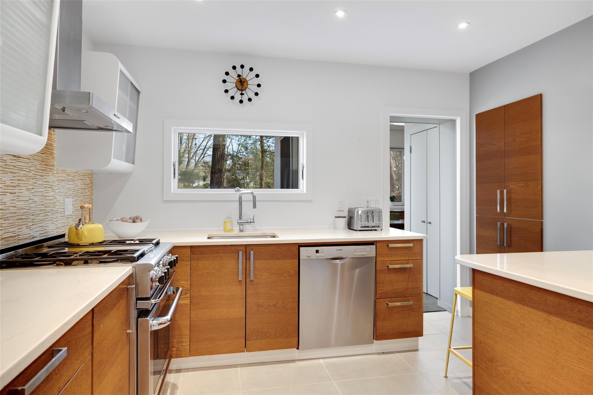 296 Murray Avenue, Larchmont, New York image 21