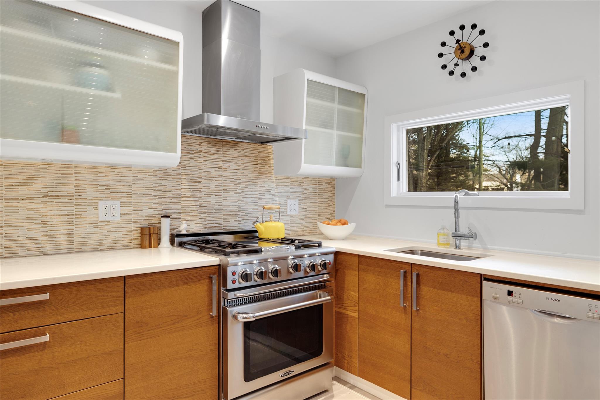 296 Murray Avenue, Larchmont, New York image 23
