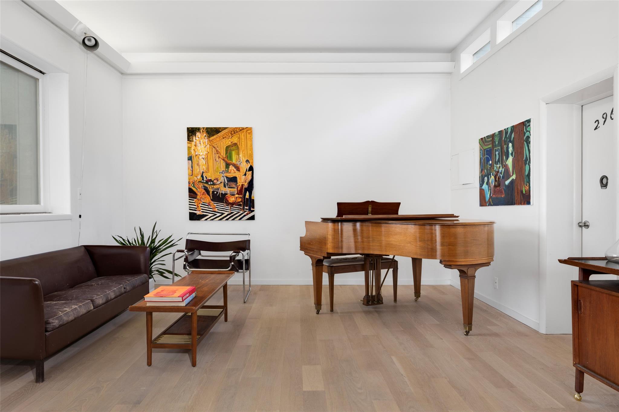 296 Murray Avenue, Larchmont, New York image 16