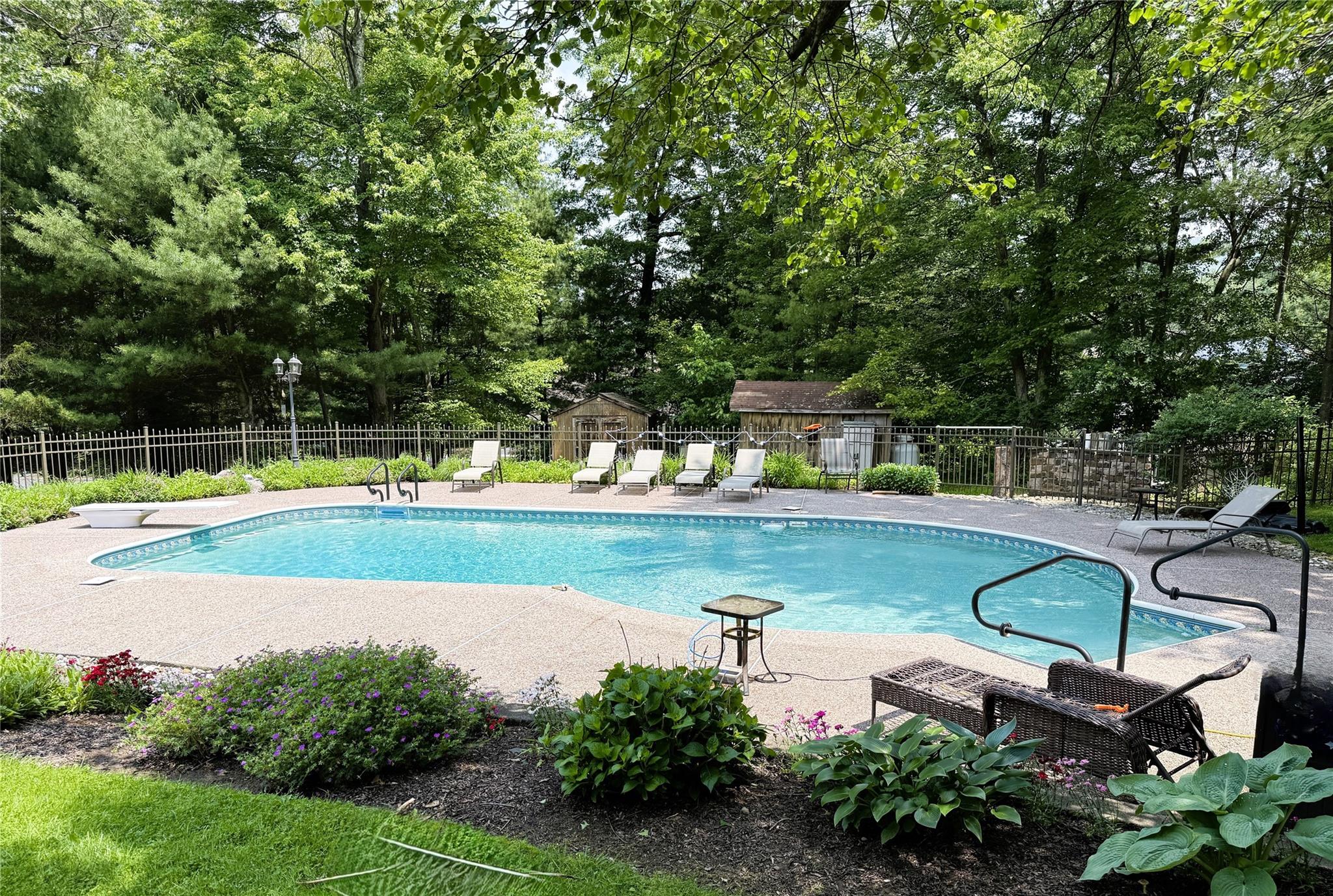 1 Thorn Drive