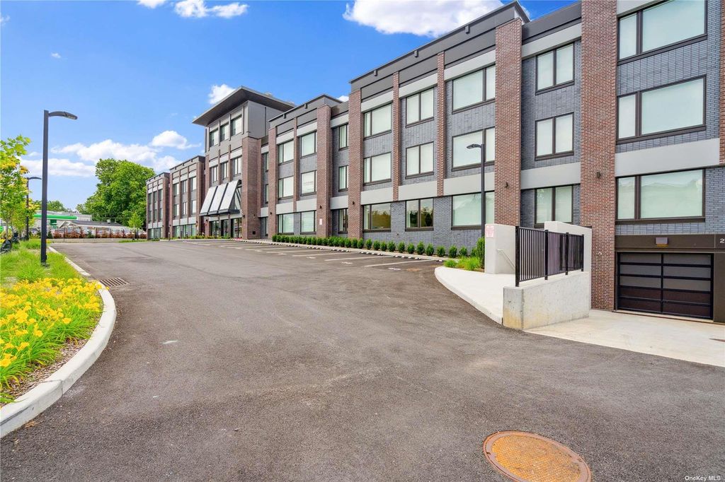 Photo of 218 Middle Neck Road #110, Great Neck, NY 11021 (MLS # L3593554)