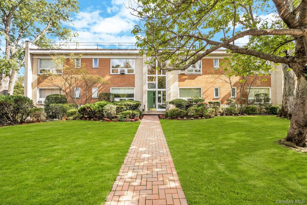 Photo of 2 Channing Place #2L, Eastchester, NY 10709 (MLS # 964166)