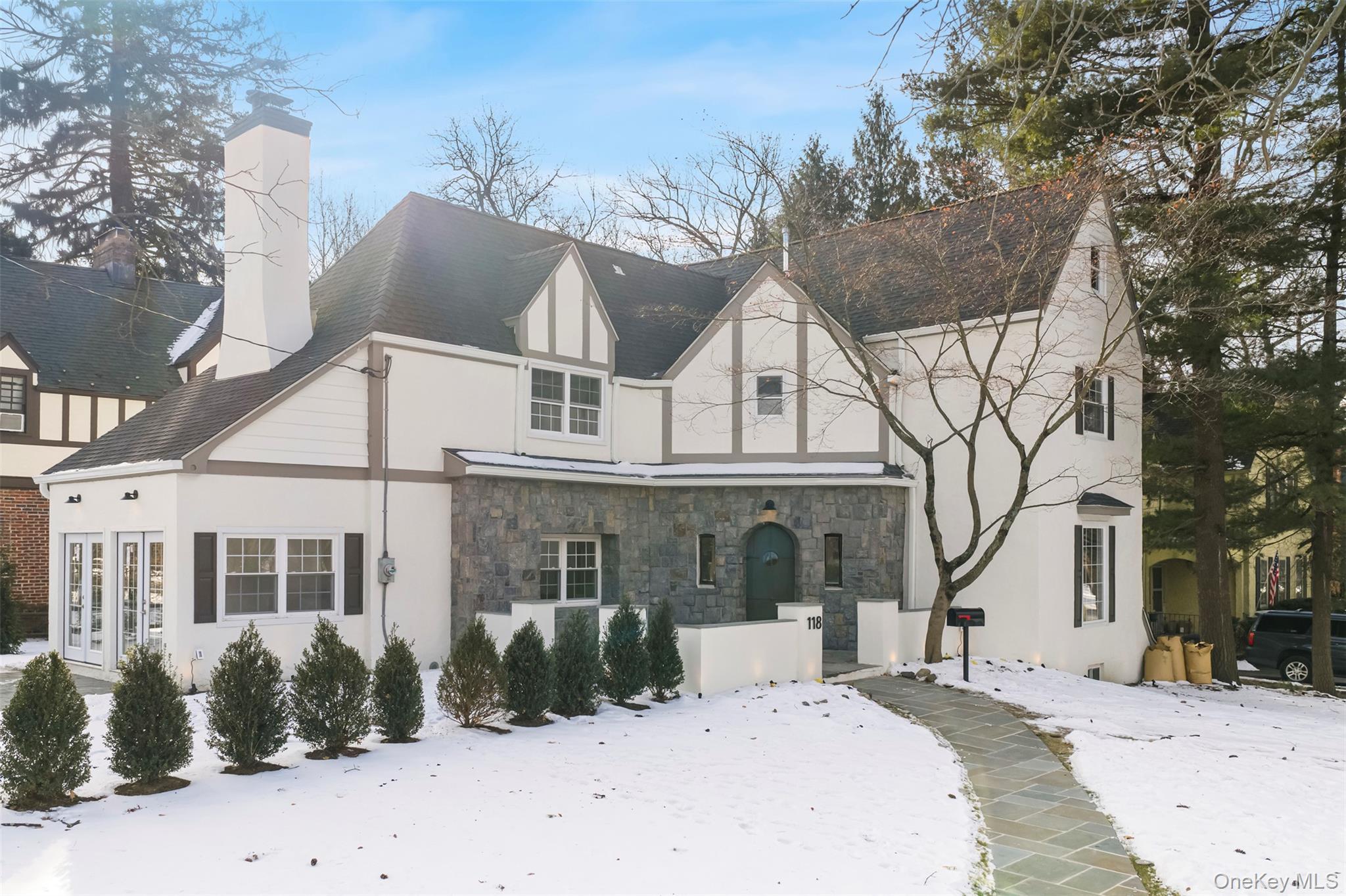 118 Soundview Avenue