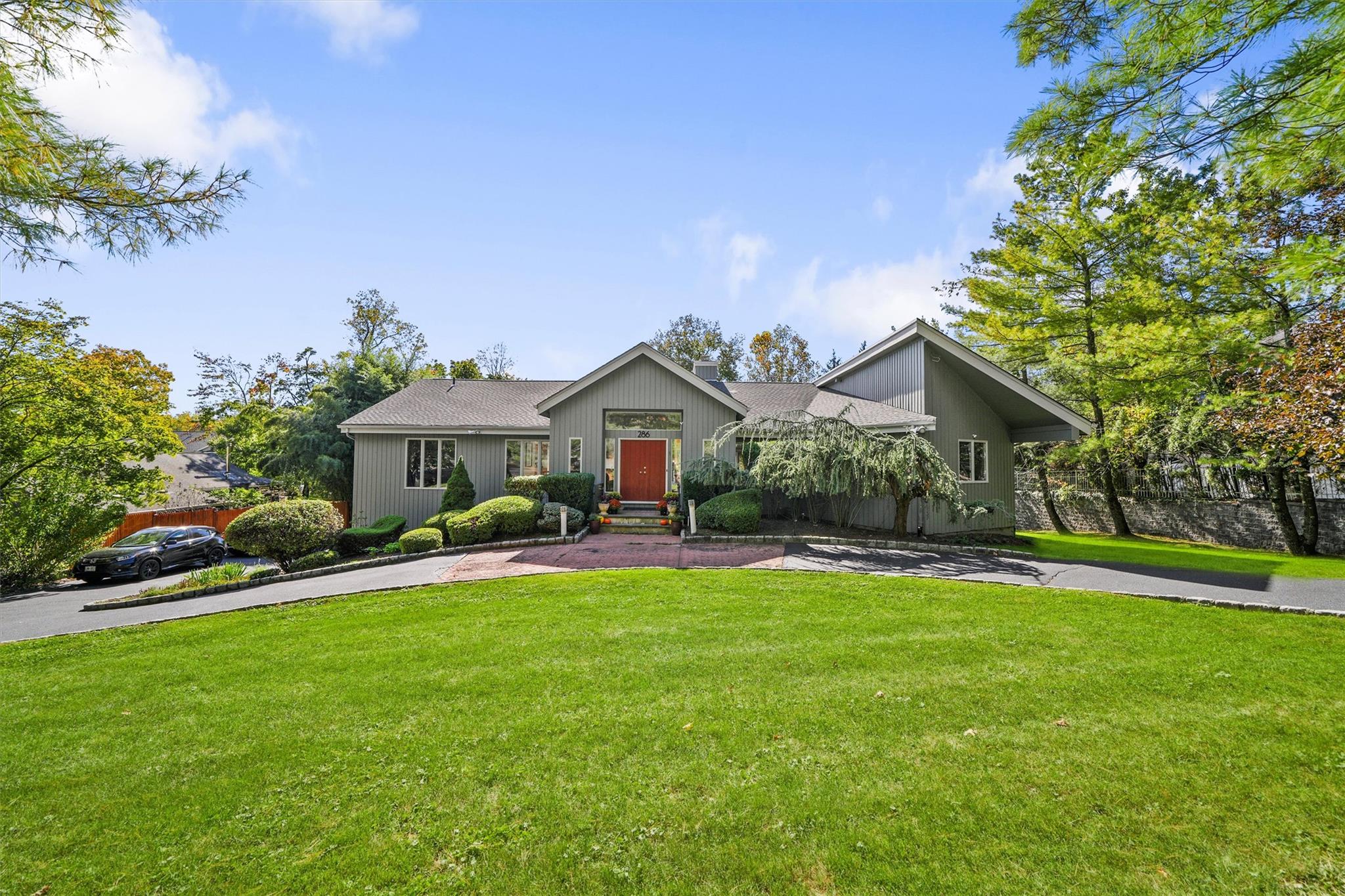 286 S Mountain Road, New City, New York image 6