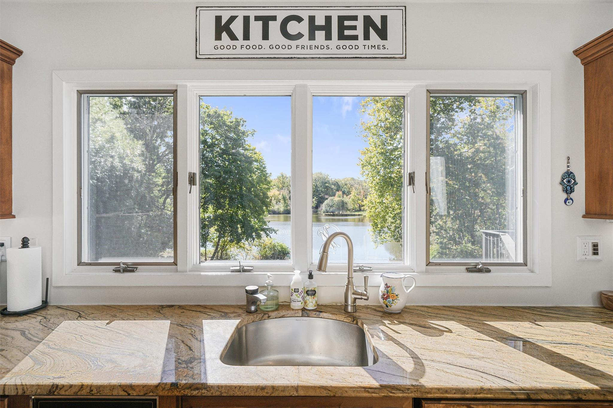 286 S Mountain Road, New City, New York image 17