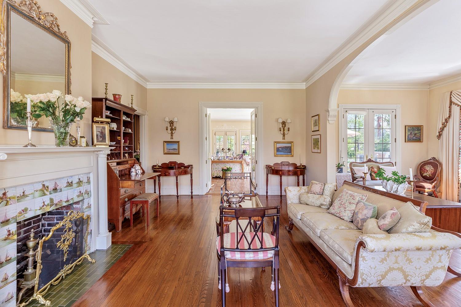 35 S Penataquit Avenue, Bay Shore, New York image 12