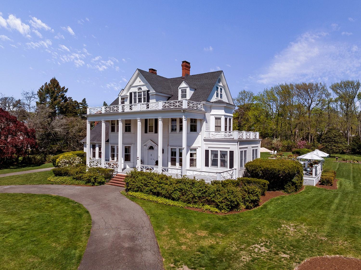35 S Penataquit Avenue, Bay Shore, New York image 3