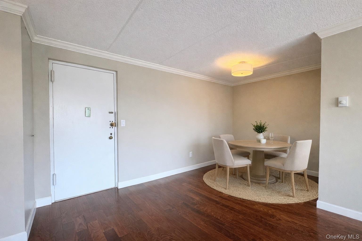 128 Colonial Parkway 3B