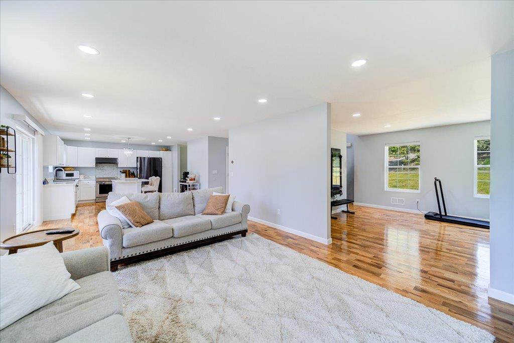 131 N Emerald Drive, Rock Hill, New York image 11