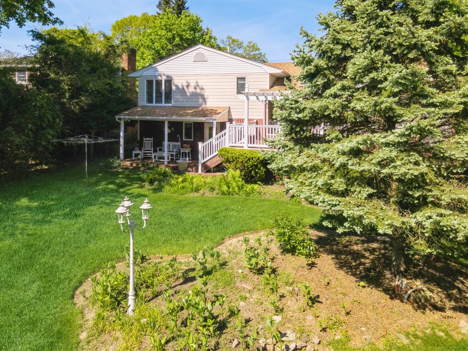173 Swan Lake Drive, Patchogue, New York image 33