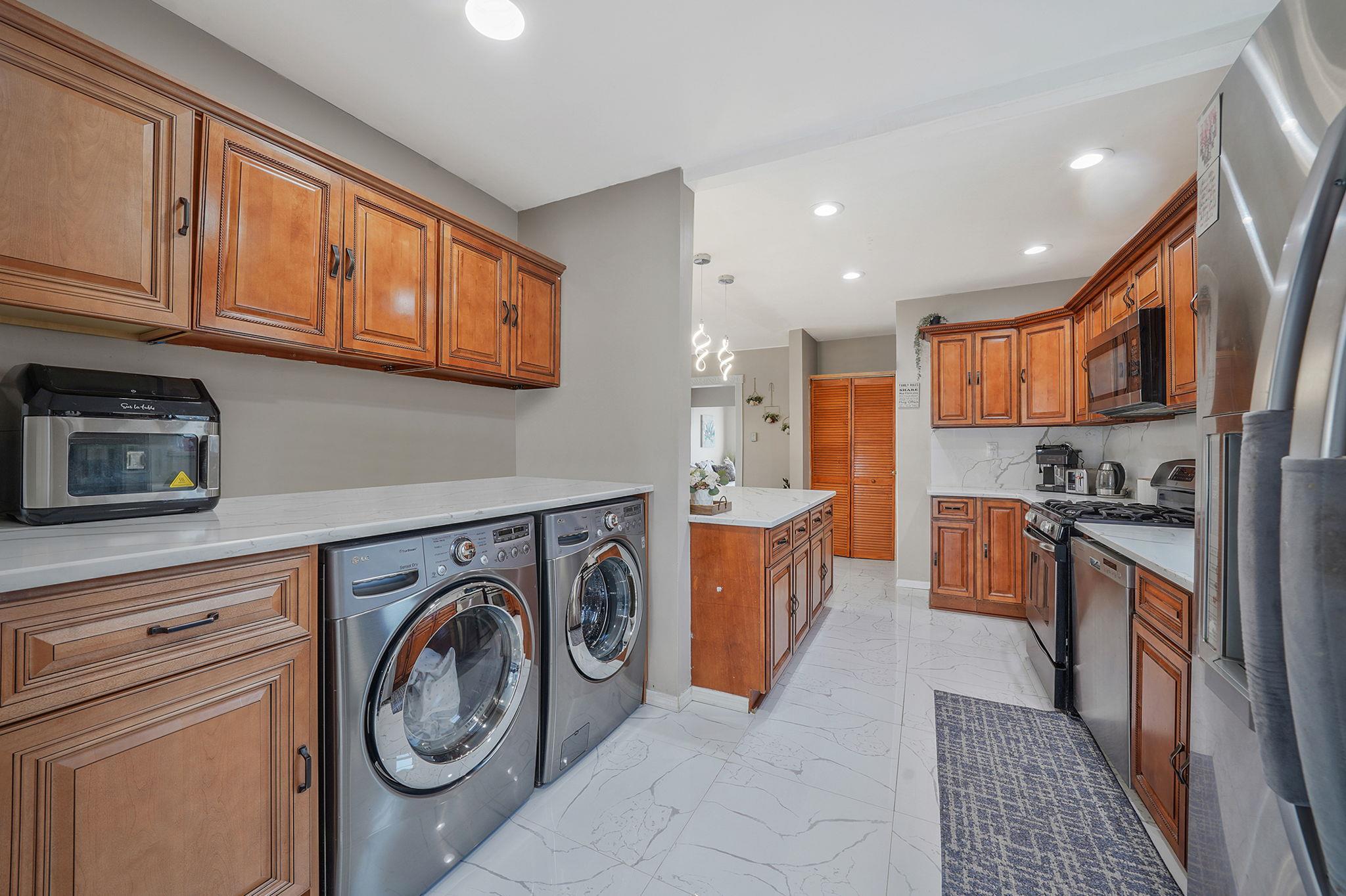 86-15 232 Street, Queens Village, New York image 12