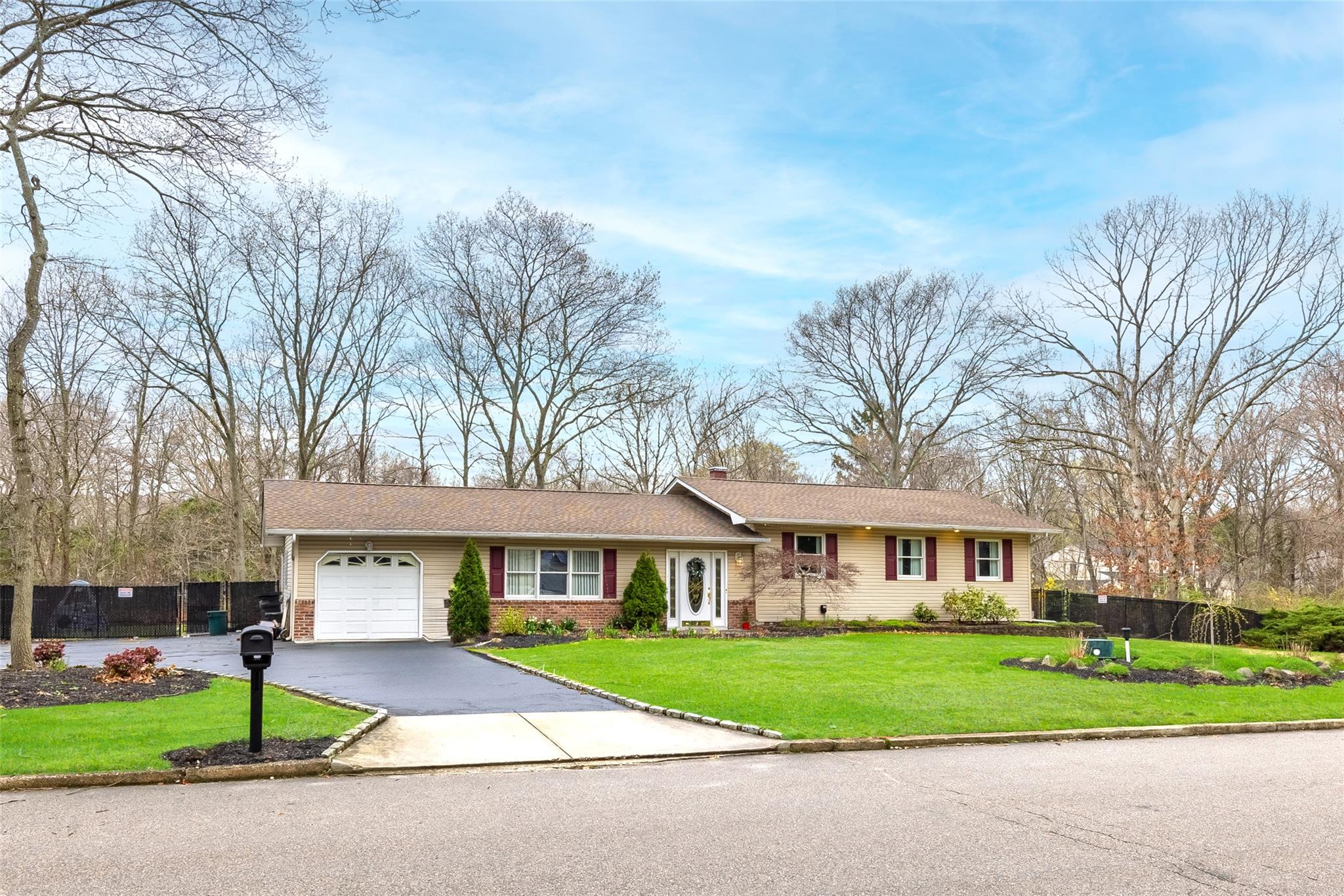 14 Groton Drive, Port Jefferson Station, New York image 3