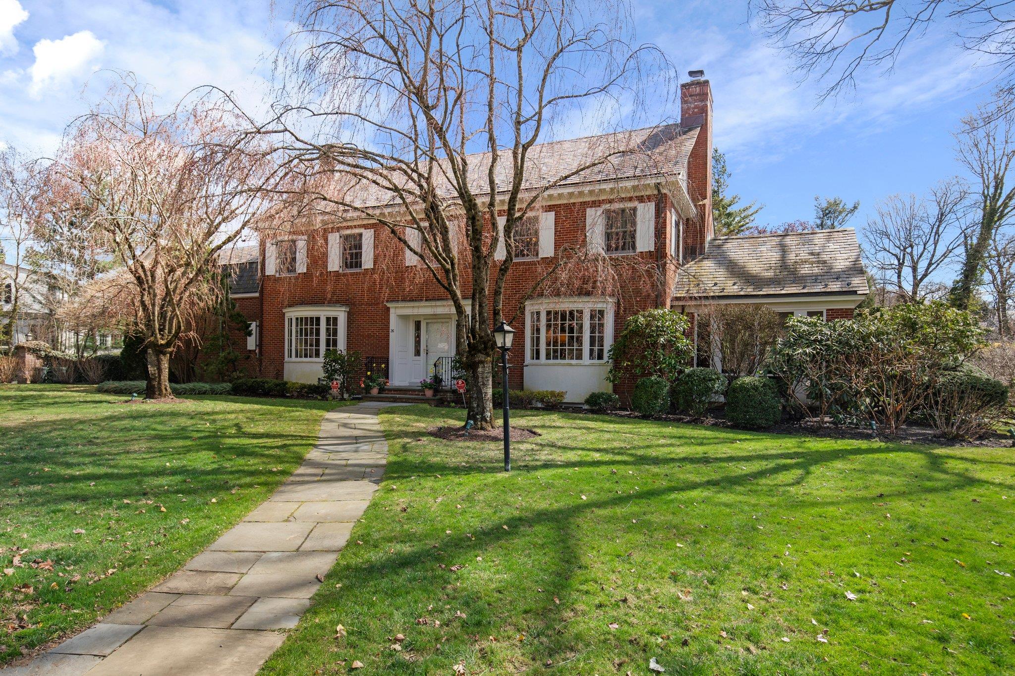 26 Oxford Road, Scarsdale, Florida image 2