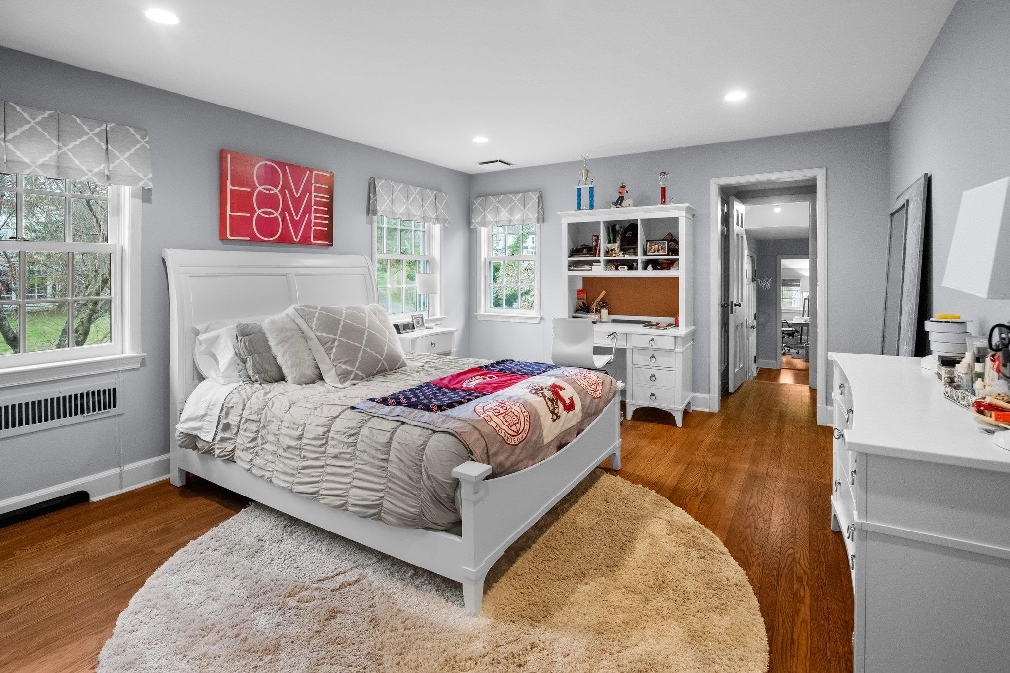 26 Oxford Road, Scarsdale, Florida image 18