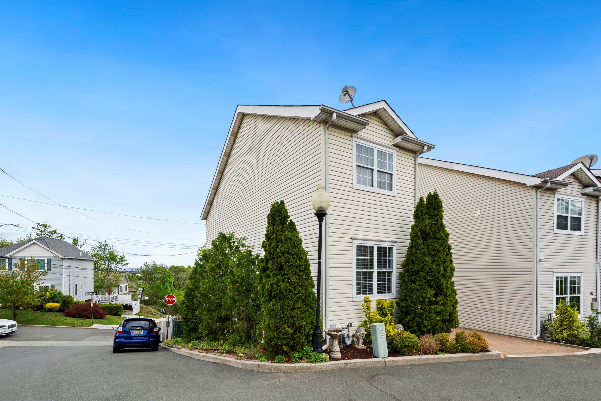 150 Northview Court, Staten Island, New York image 2
