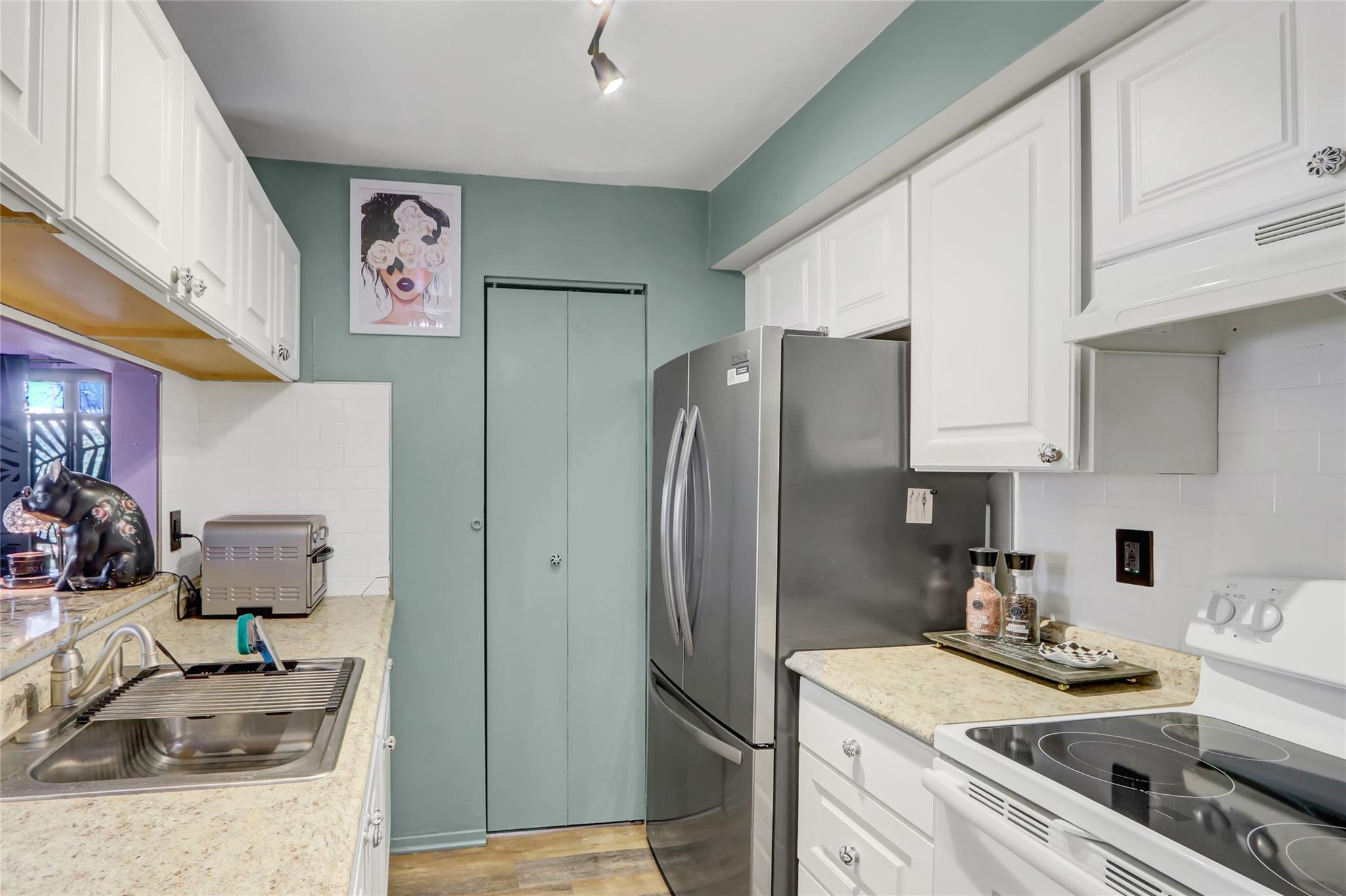 615 Broadway #15, Amityville, New York image 8