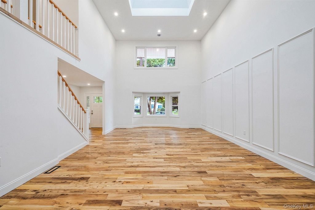 Photo of 6 Connetquot Drive, Oakdale, NY 11769 (MLS # 954449)