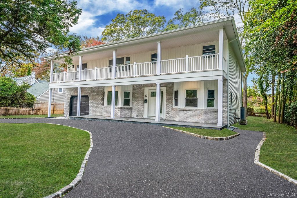 Photo of 6 Connetquot Drive, Oakdale, NY 11769 (MLS # 954449)