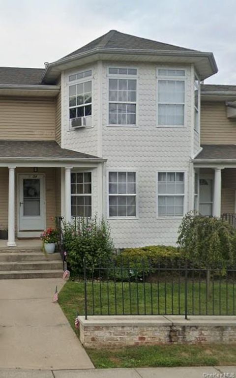 Condo For Sale - 54 Landing Road<br/> Glen Cove, NY 11542