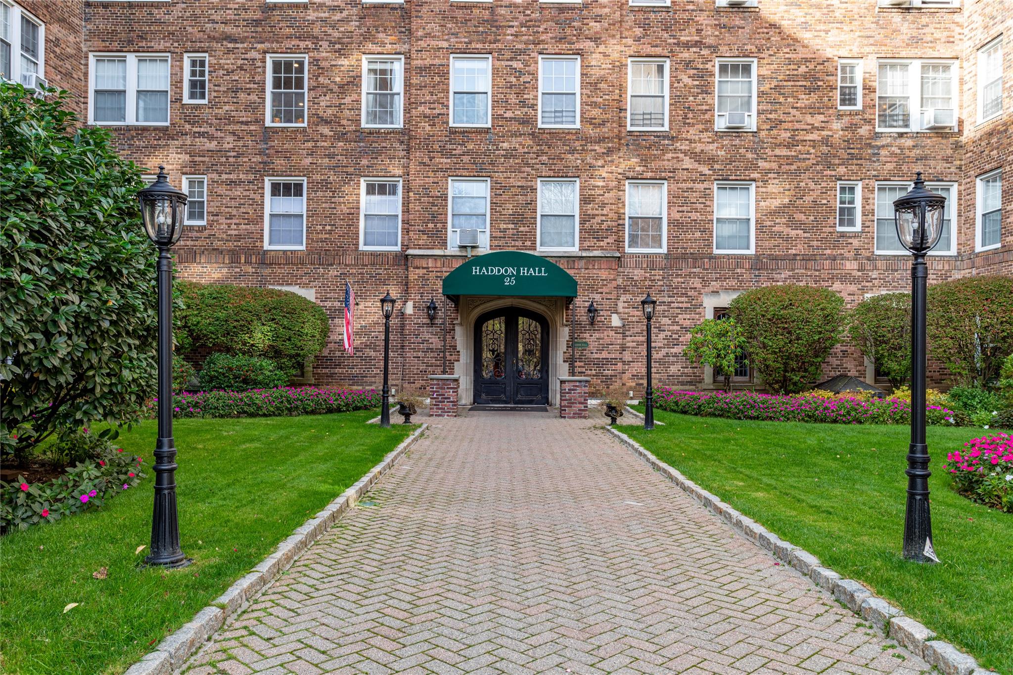 25 Parkview Avenue #6J, Bronxville, New York image 1