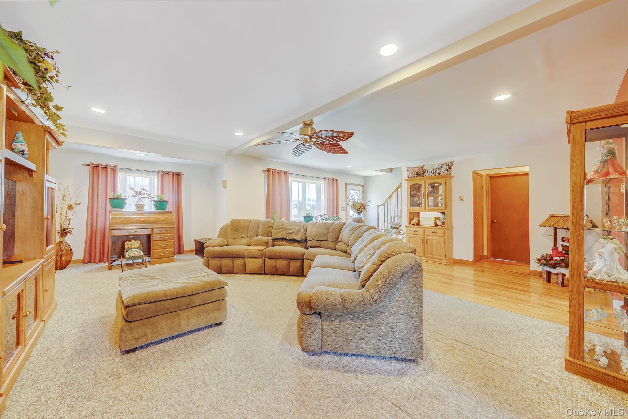 842 Greenlawn Avenue