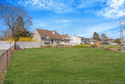 842 Greenlawn Avenue Islip Terrace NY 11752