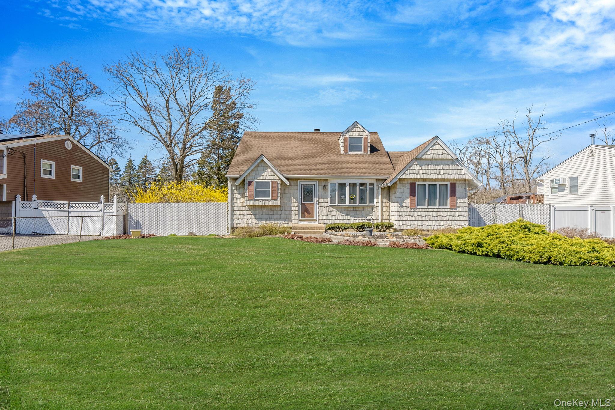 842 Greenlawn Avenue