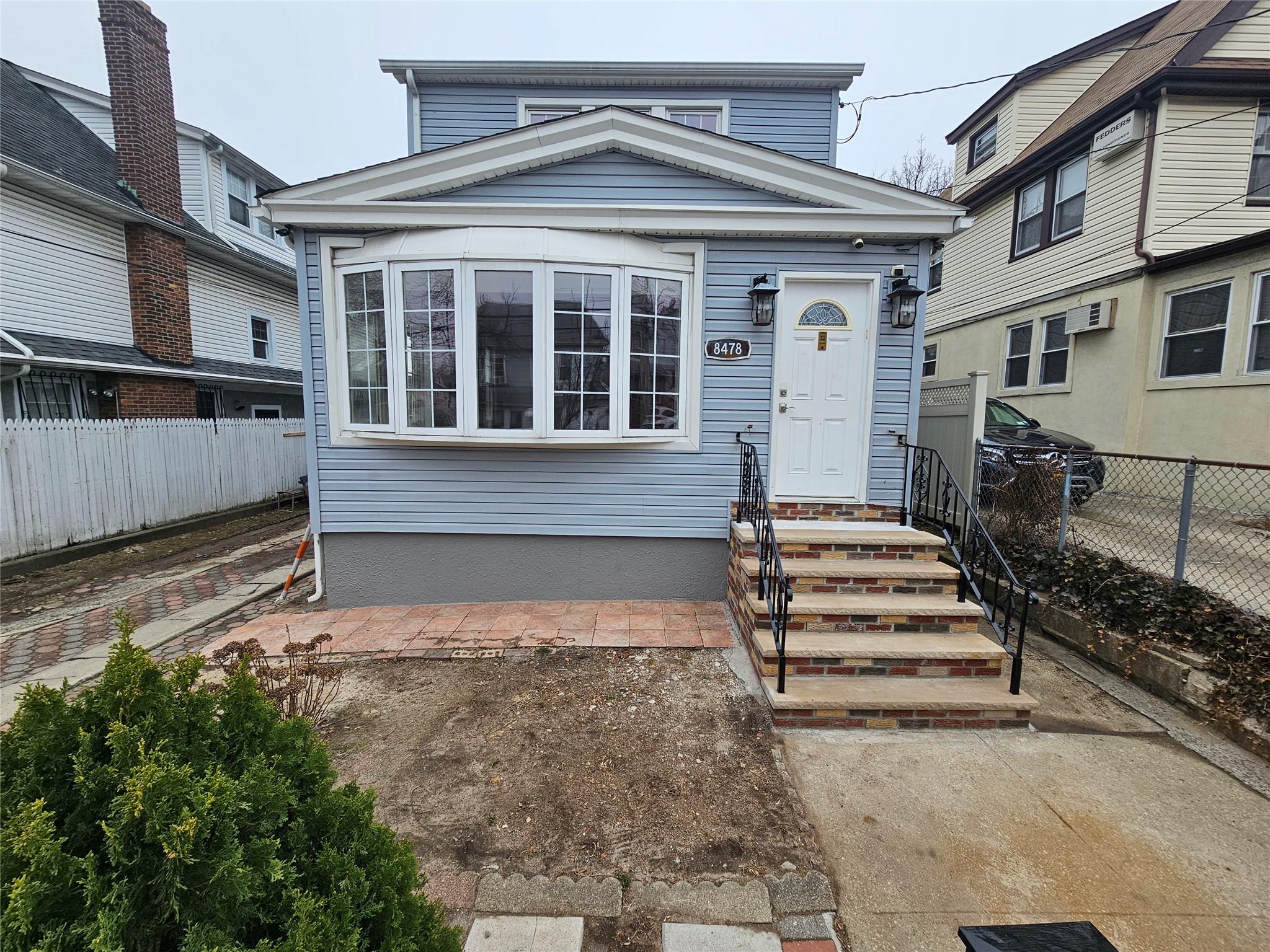 Property for Sale at 160th Street, Jamaica Hills, Queens, NY - Bedrooms: 4 
Bathrooms: 3 
Rooms: 8  - $1,100,000