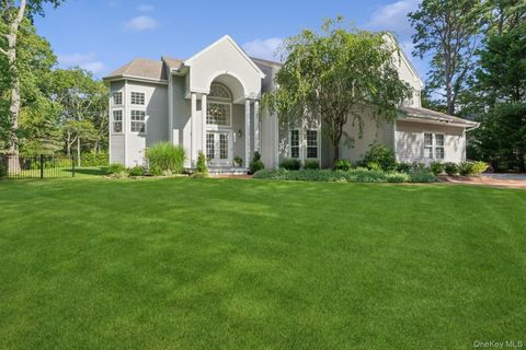 35 Hollow Lane Westhampton NY 11977