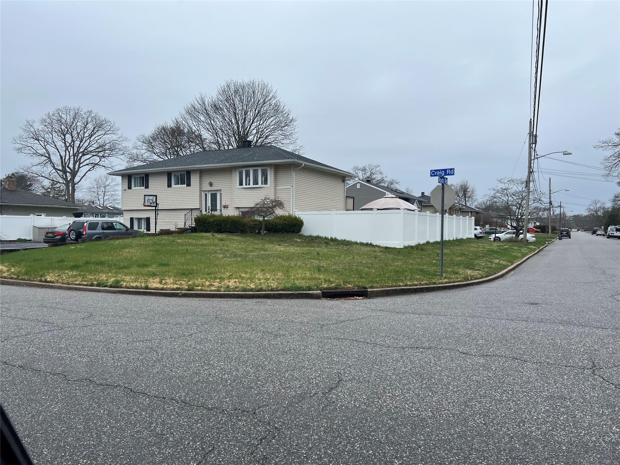 9 Craig Road, Islip Terrace, New York image 2