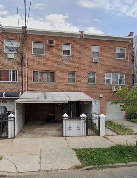 Homes For Sale - 939 E 229th Street<br/> Bronx, NY 10466