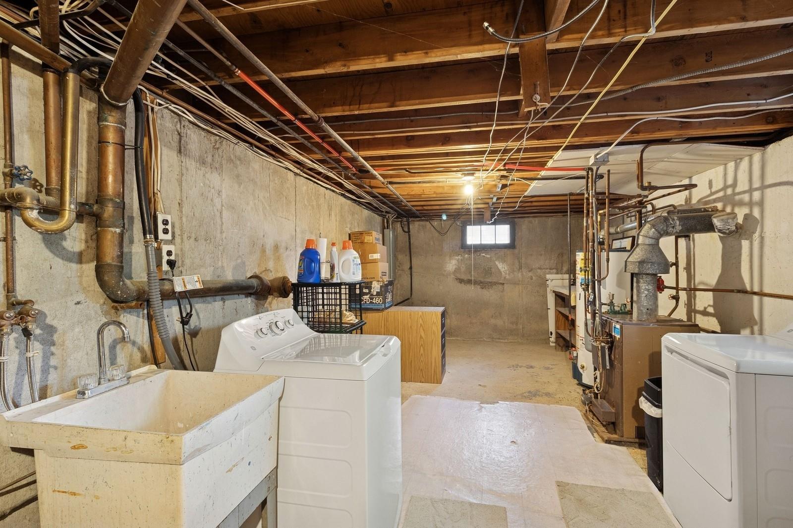 126 Carley Avenue, Huntington, New York image 27