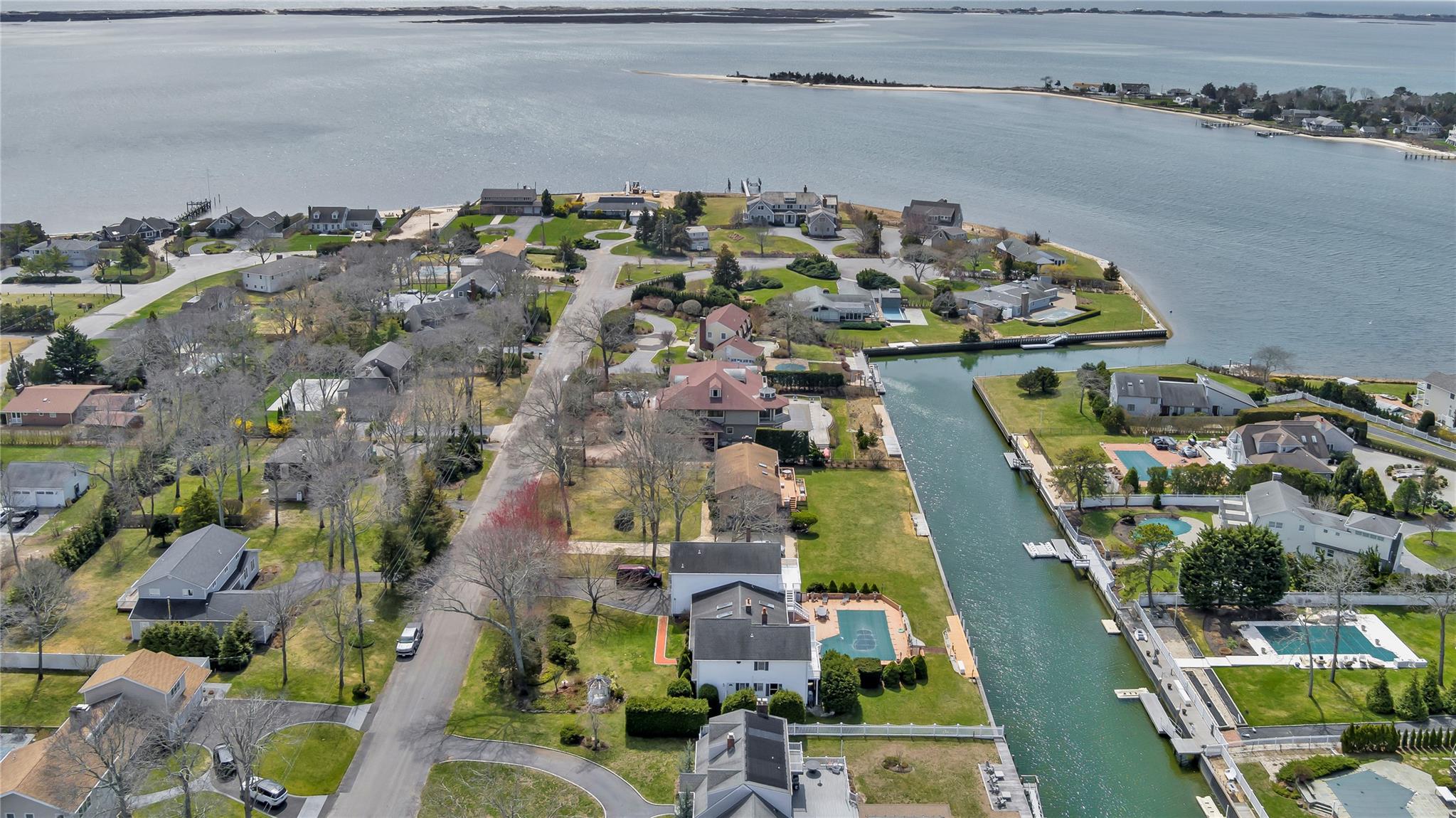 20 Oak Lane, Hampton Bays, New York image 43