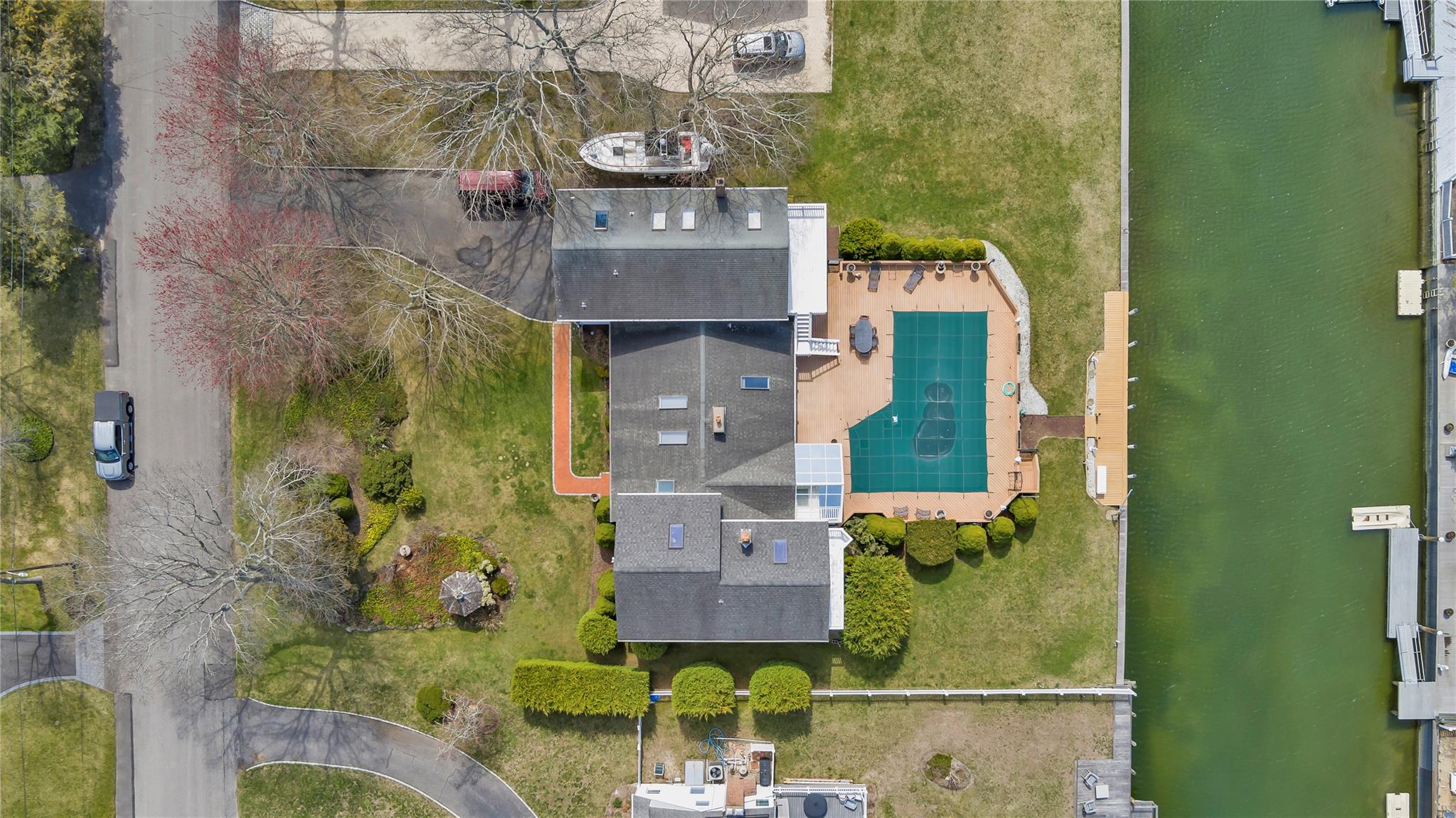 20 Oak Lane, Hampton Bays, New York image 42