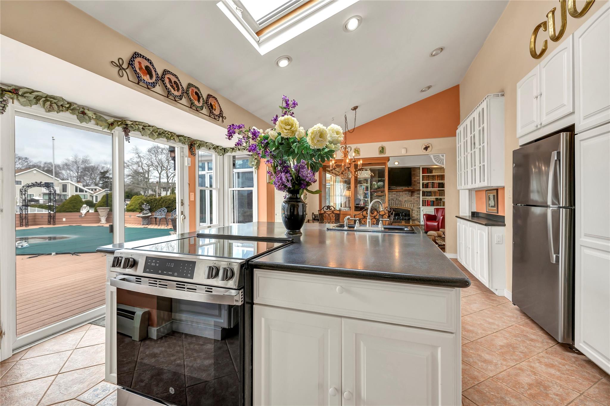 20 Oak Lane, Hampton Bays, New York image 19