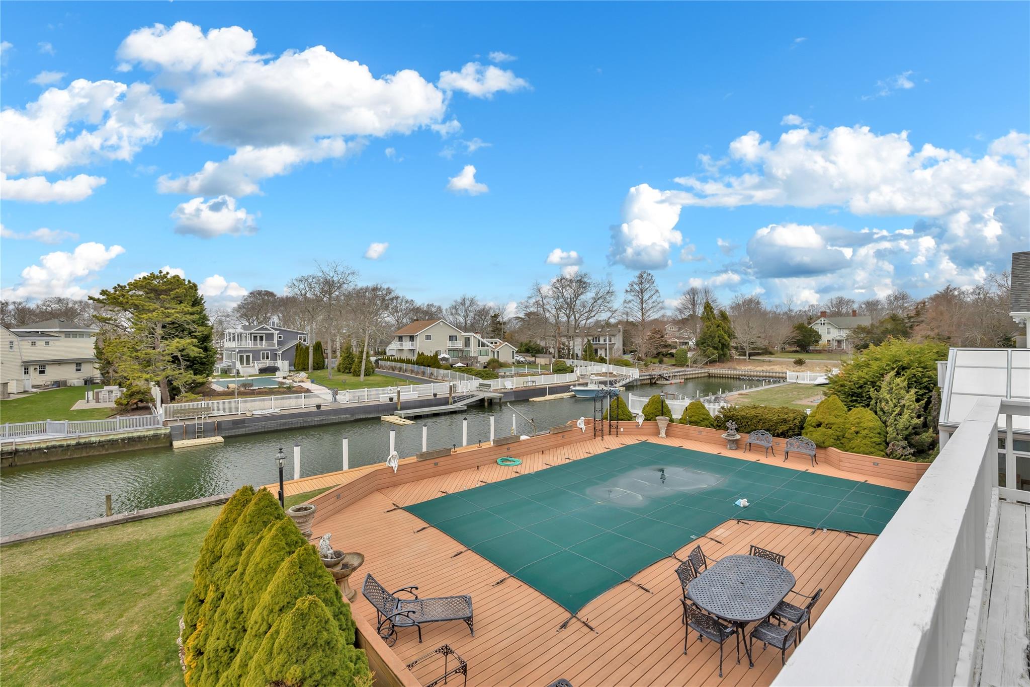 20 Oak Lane, Hampton Bays, New York image 34