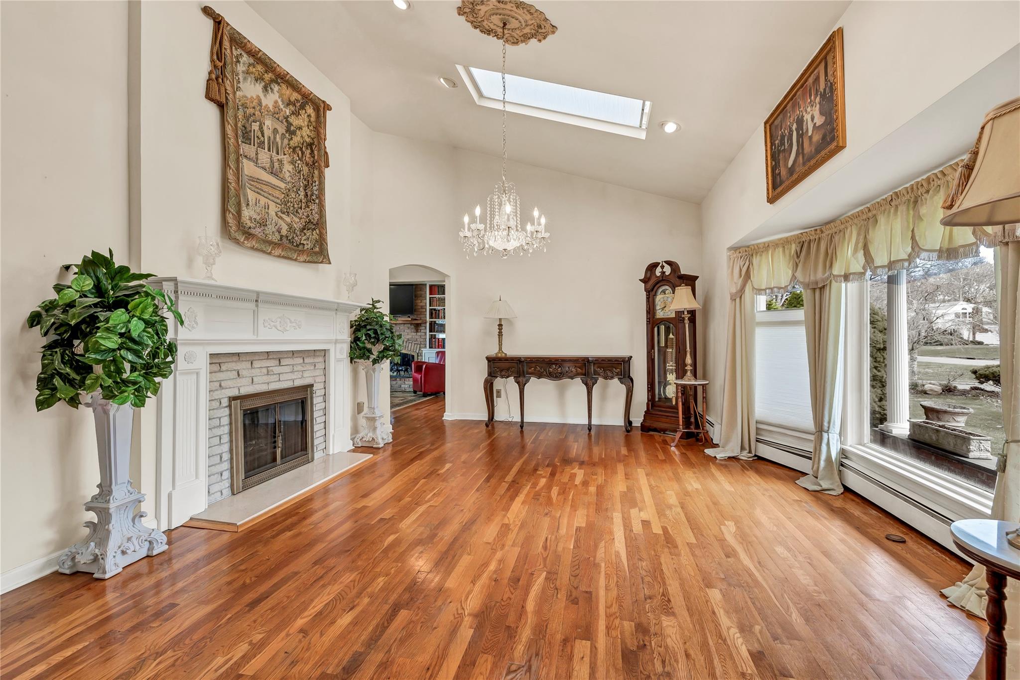 20 Oak Lane, Hampton Bays, New York image 14