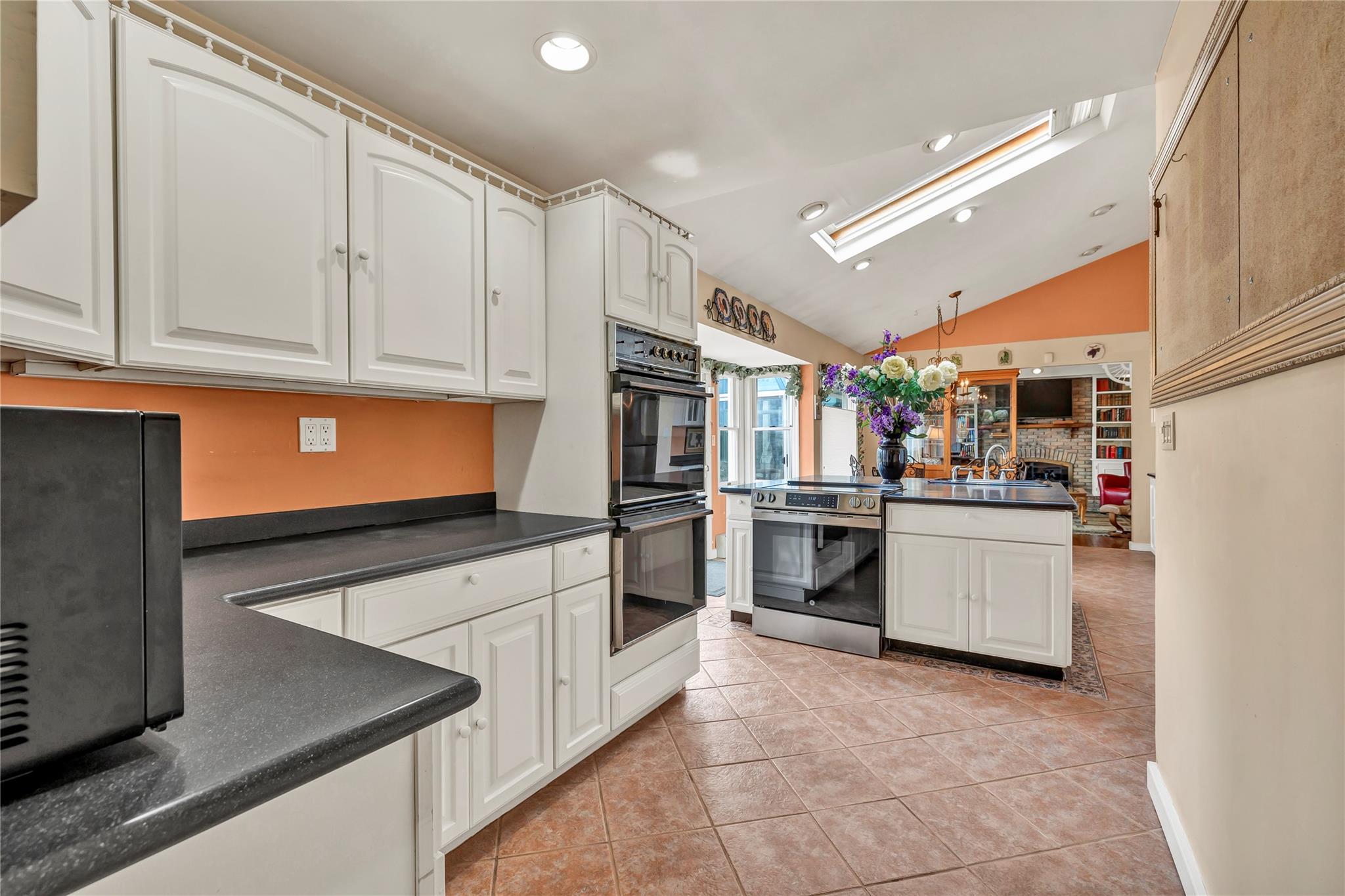 20 Oak Lane, Hampton Bays, New York image 18
