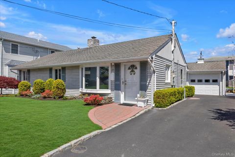 25 Bayview Avenue Babylon NY 11702