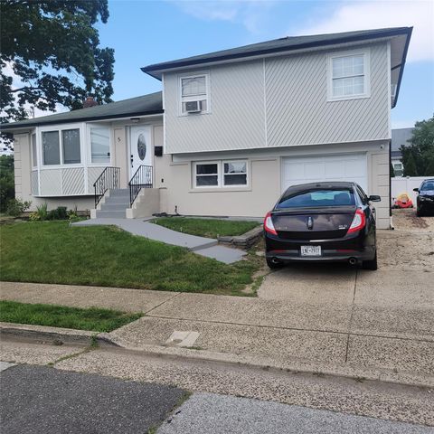 Photo of 5 Sportsmans Avenue, Freeport, NY 11520 (MLS # 887192) Photo of 5 Sportsmans Avenue, Freeport, NY 11520 (MLS # 887192)