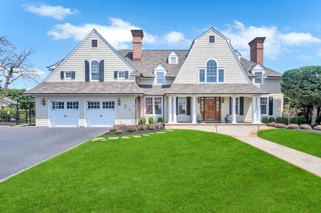 7 Landing Lane, West Islip, New York image 1