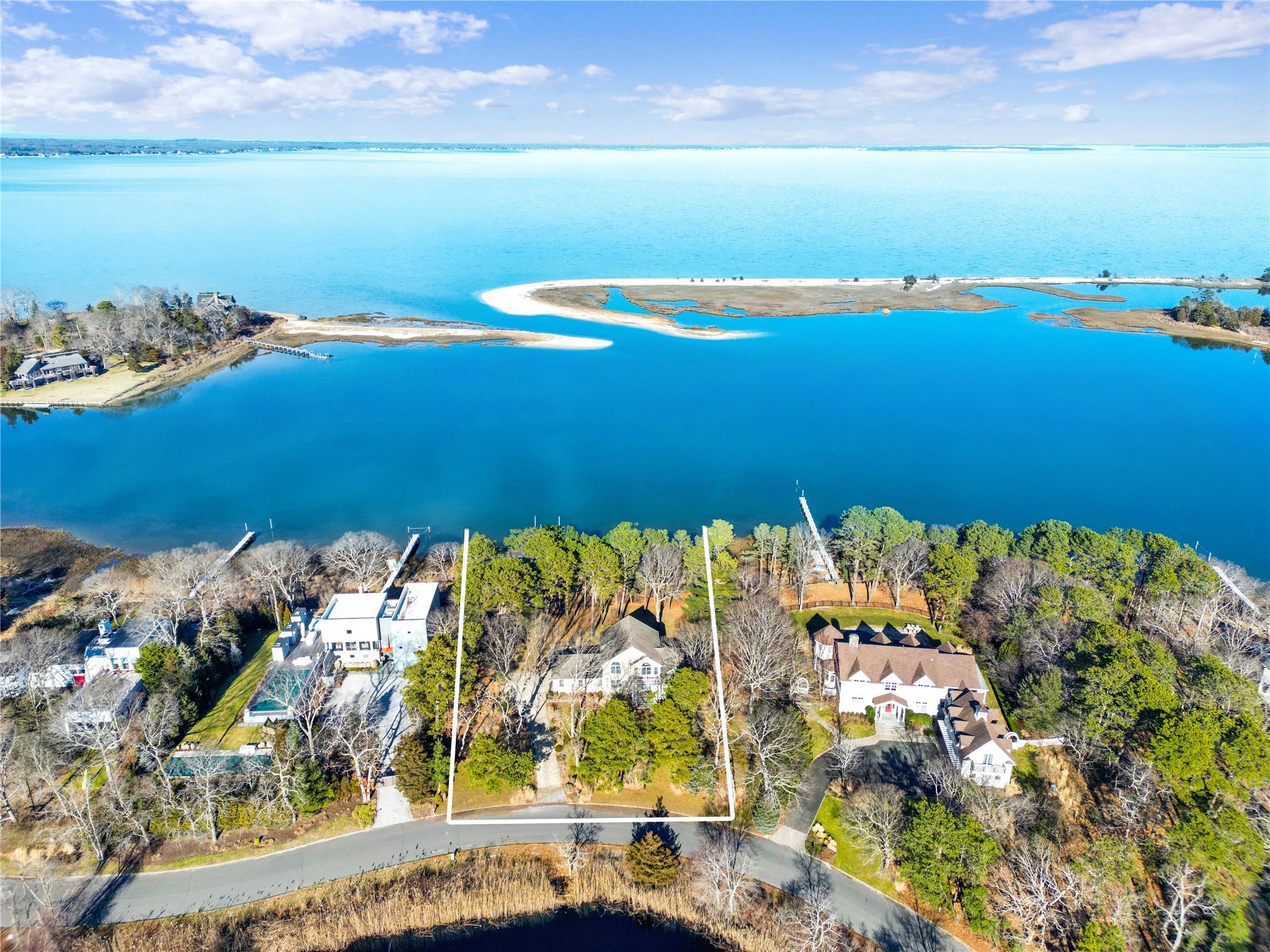 Rental Property at Duckwood Lane, Hampton Bays, Hamptons, NY - Bedrooms: 4 
Bathrooms: 5  - $55,000 MO.