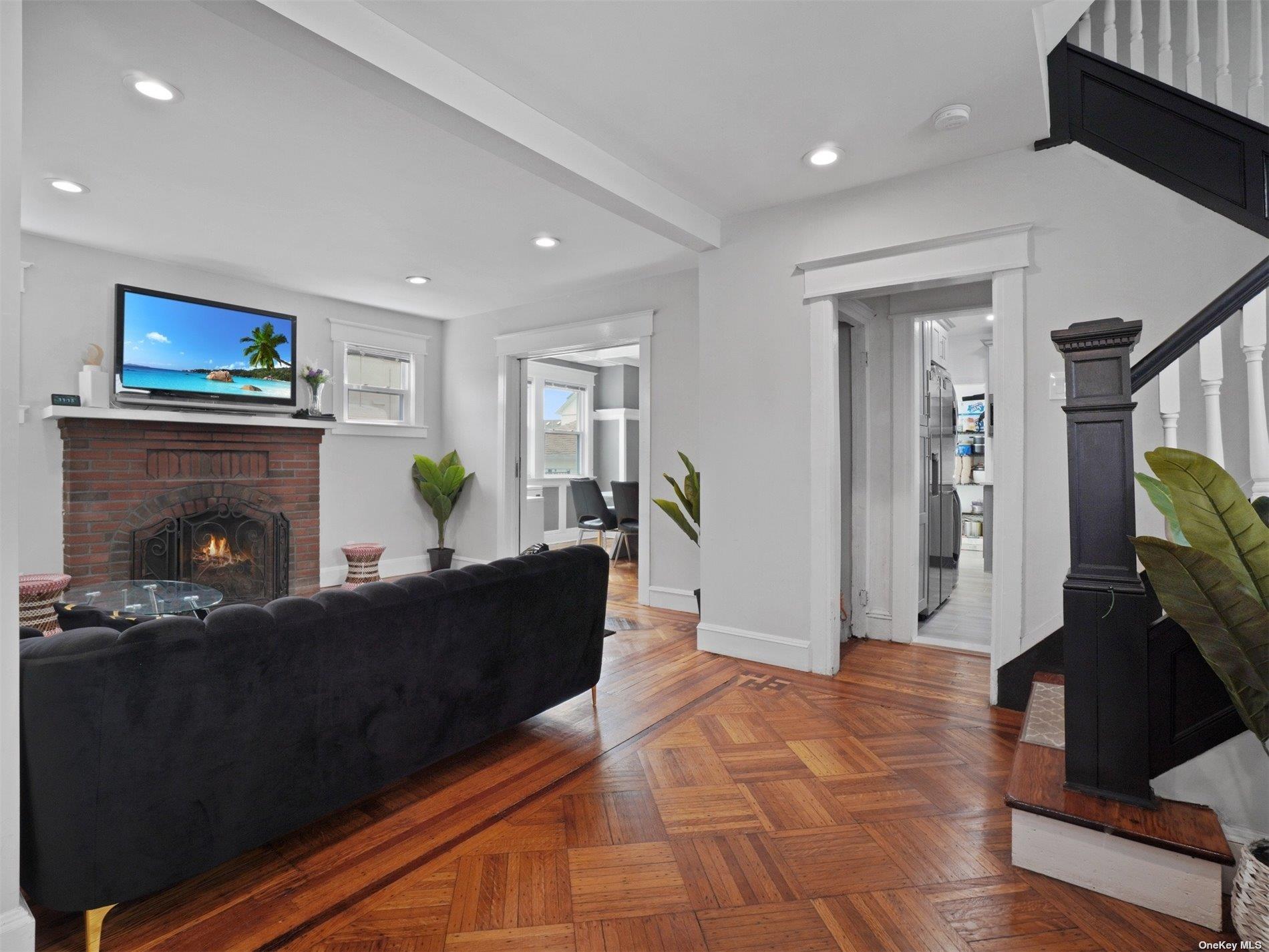 23 Garfield Pl, East Rockaway, New York image 10