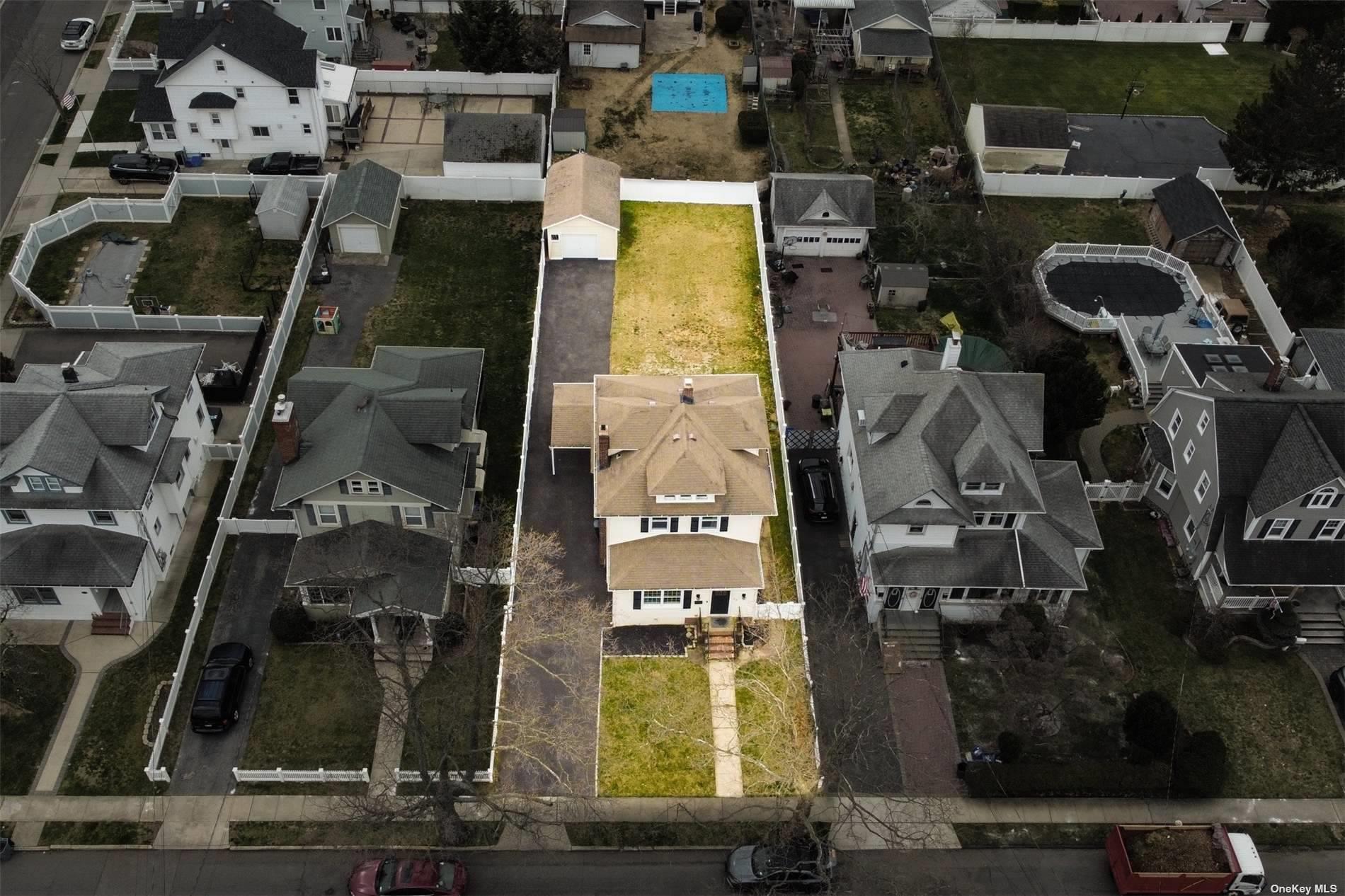 23 Garfield Pl, East Rockaway, New York image 2