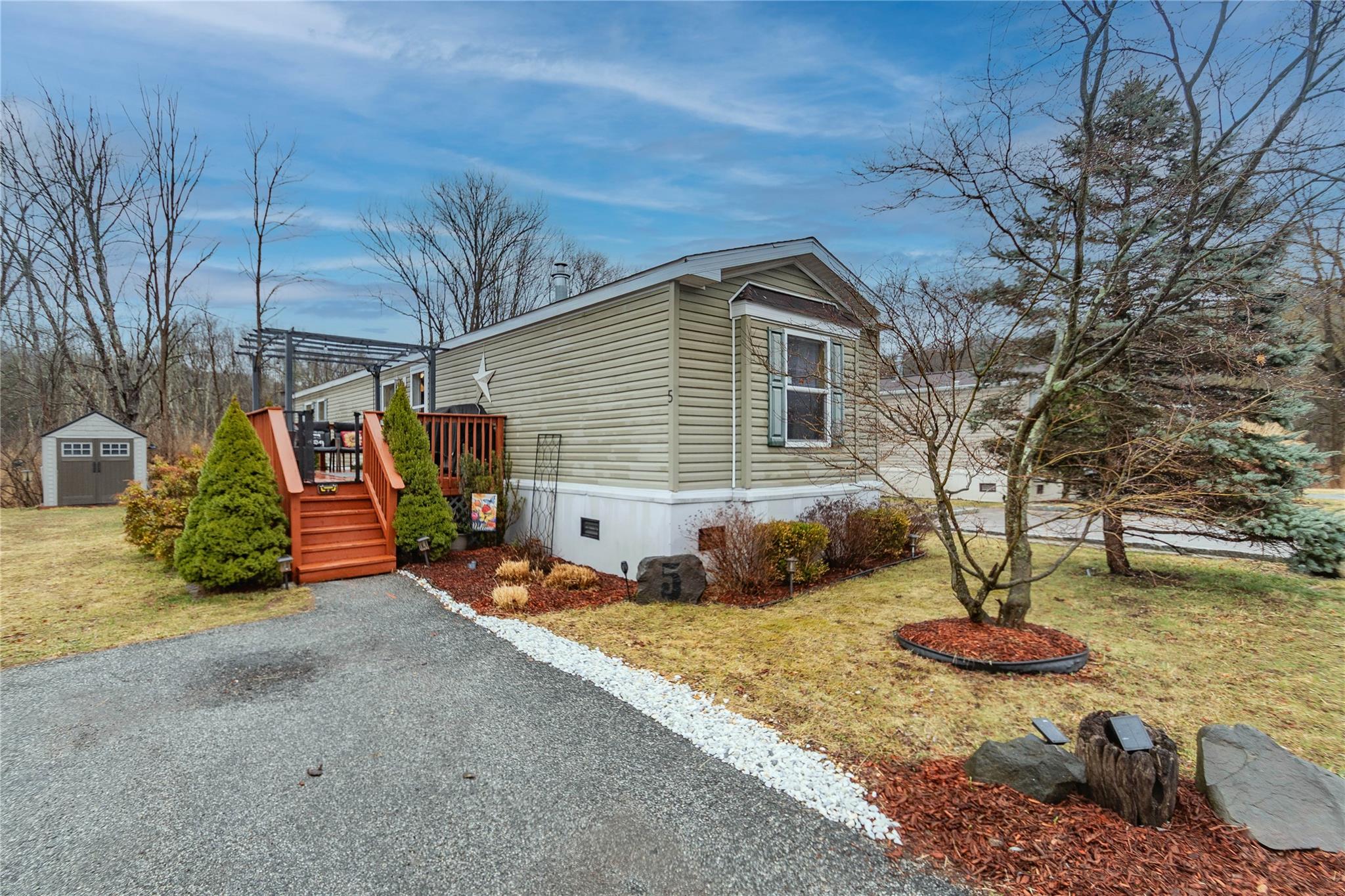 5 N Lily Court, Highland Mills, New York image 3